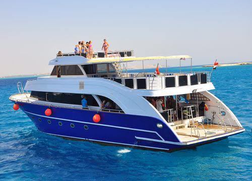 Private snorkeling boat tour from Makadi bay'
